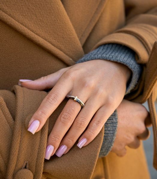 Каблучка Infinity glow ring золото чорна 16,5 розмір   фото